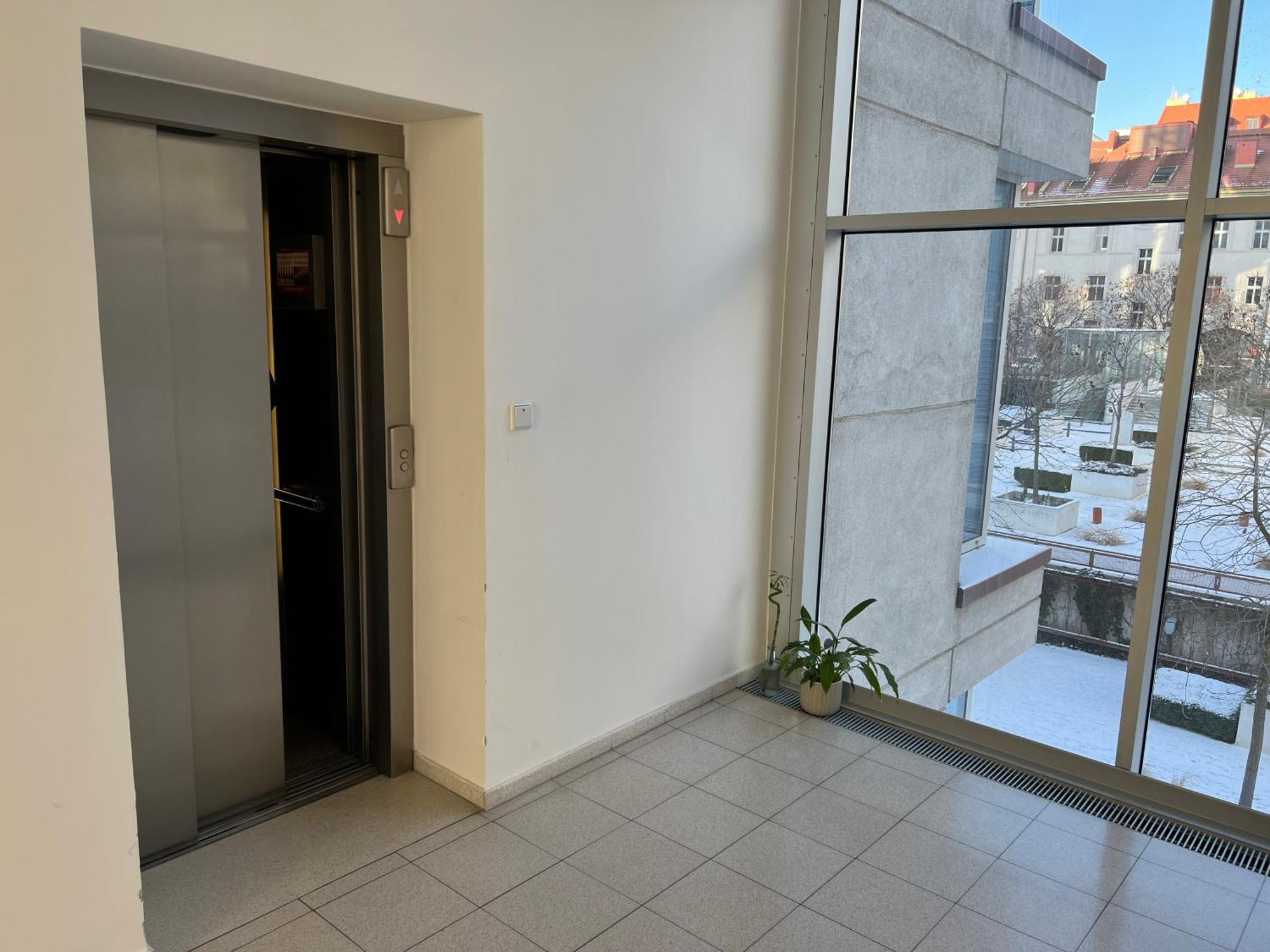 Apartamento Tva Oaza V Srdci Vinohrad Praga Exterior foto